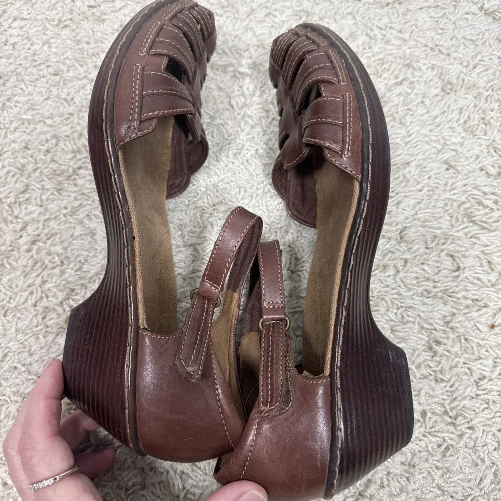 Clarks‎ Wendy River Brown Leather Closed Toe Comfort Shoes Womens 9M Wedge Work